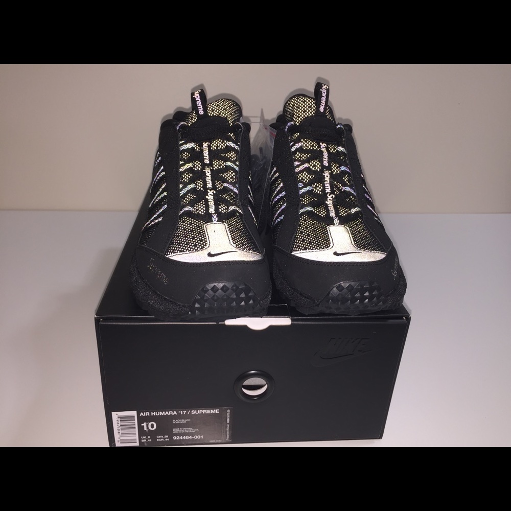 ❄️SOLD❄️ Supreme Nike Air Humara